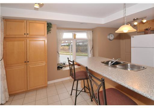 2400-munns-avenue-oakville-ontario-h3051020