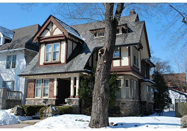 2-undermount-avenue-hamilton-ontario-h3127611