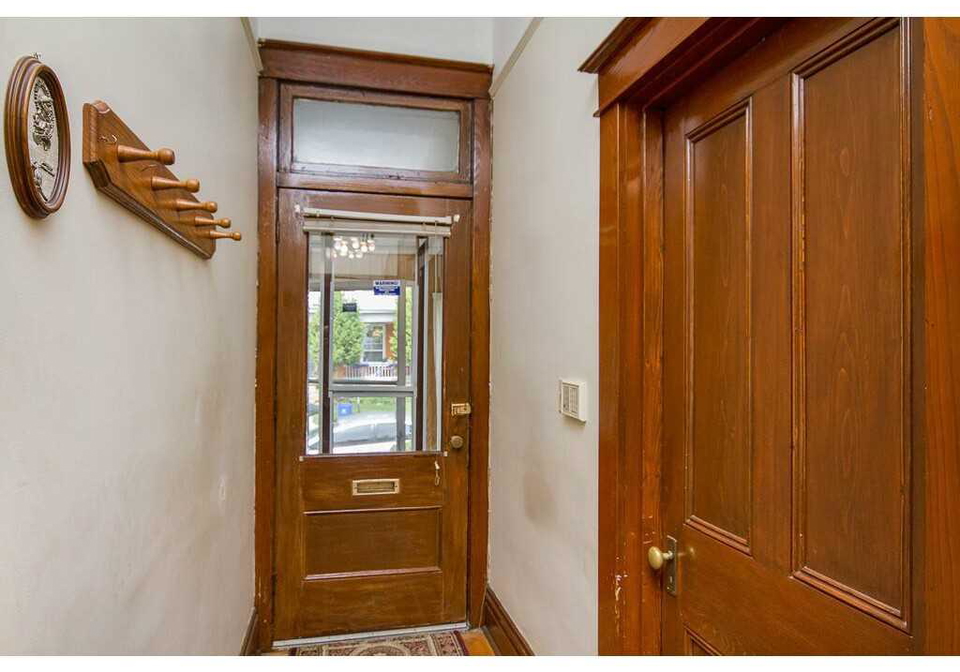 347-charlton-avenue-w-hamilton-ontario-h3166644