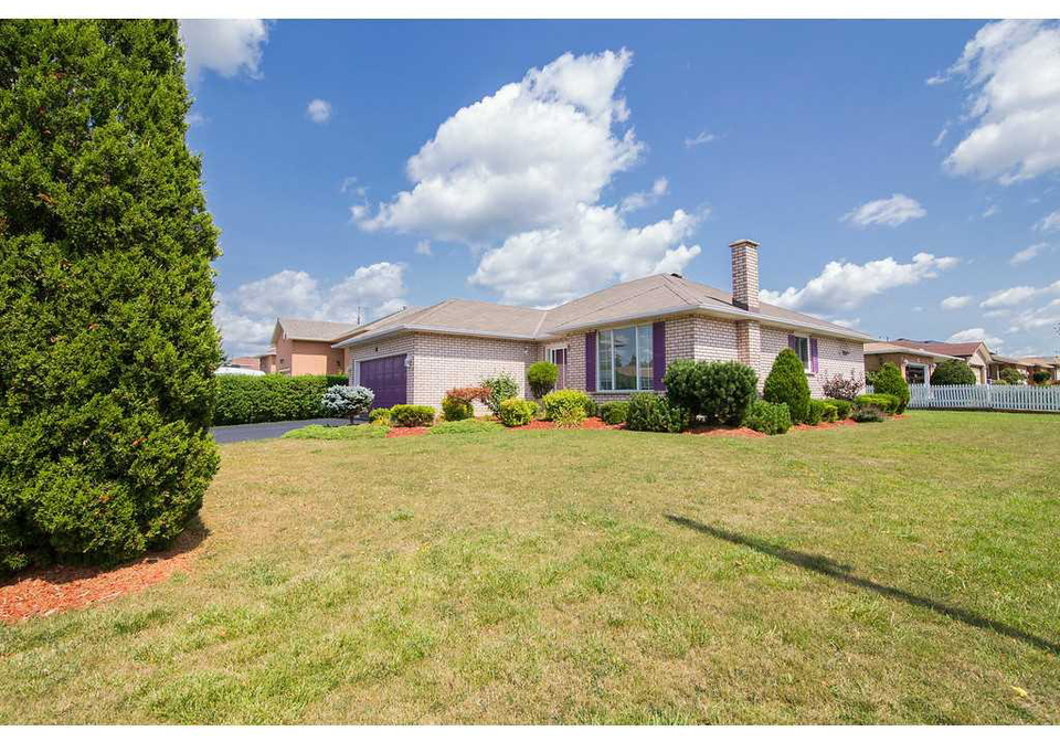9-country-club-road-cayuga-ontario-h3215671