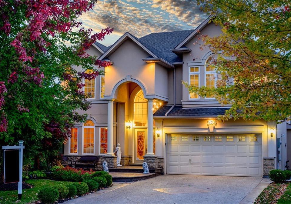 264-diiorio-circle-ancaster-ontario-h4090548