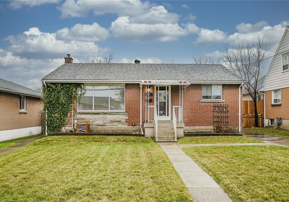 132-howe-avenue-hamilton-ontario-h4093972