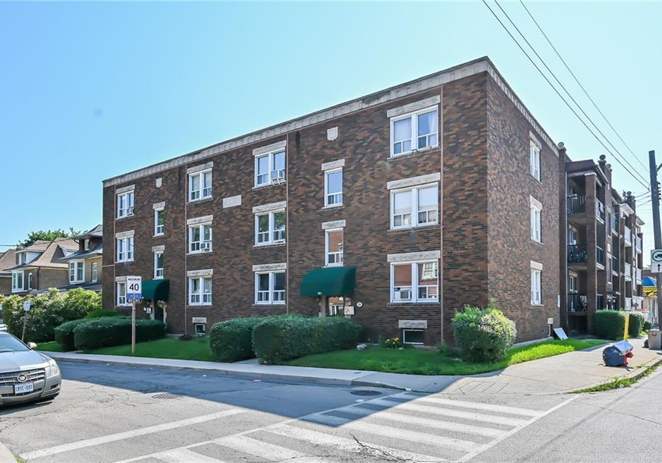 101-connaught-avenue-s-hamilton-ontario-h4168279