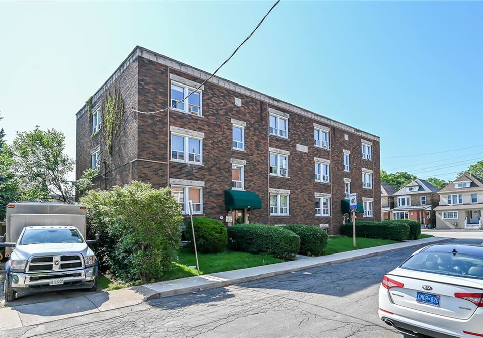 101-connaught-avenue-s-hamilton-ontario-h4168279
