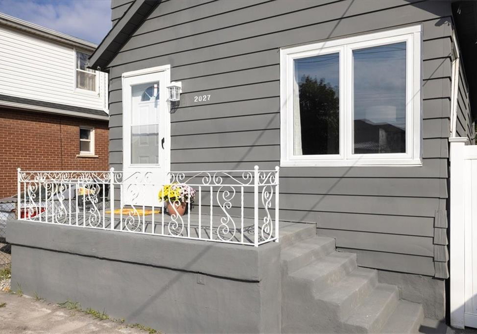2027-brampton-street-hamilton-ontario-h4179245