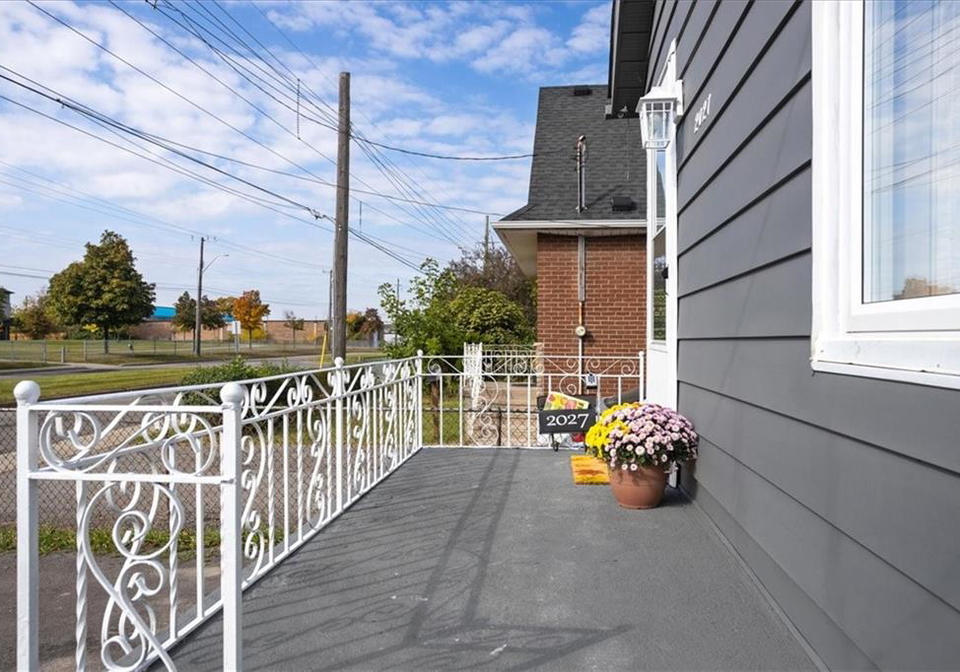 2027-brampton-street-hamilton-ontario-h4179245